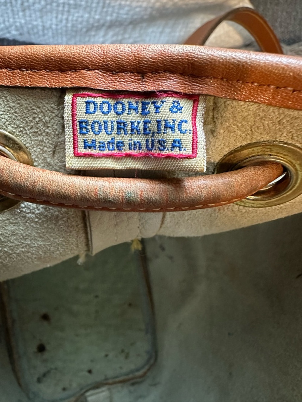 Vintage Dooney & Bourke Cream and Brown Pebble Leather Drawstring Bucket Bag - Picture 4 of 10